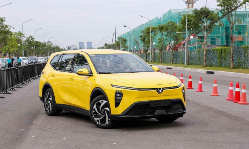 Ngoại thất Limo Green