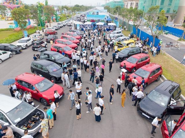 VinFast Limo Green 7 chỗ