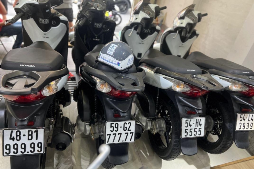 Biển số ngũ quý 8 đắt đỏ
