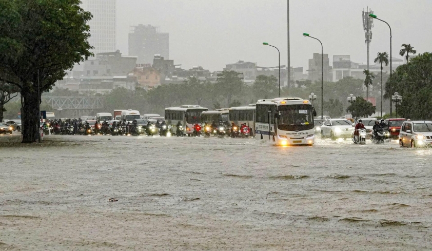 Khuyến cáo hạn chế di chuyển khi mưa lớn