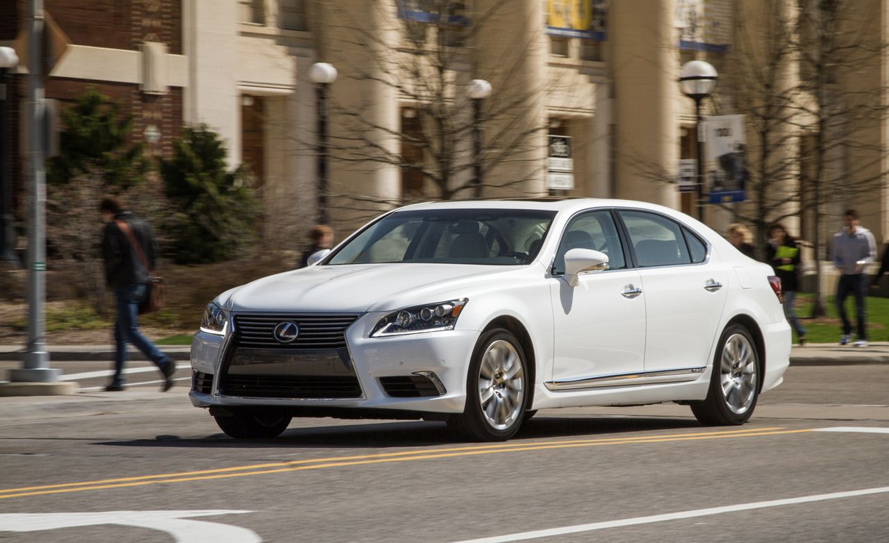 Xe sedan Lexus LS 600h L