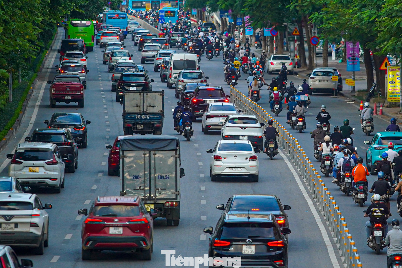 Tai nạn giao thông trên cầu Nhật Tân