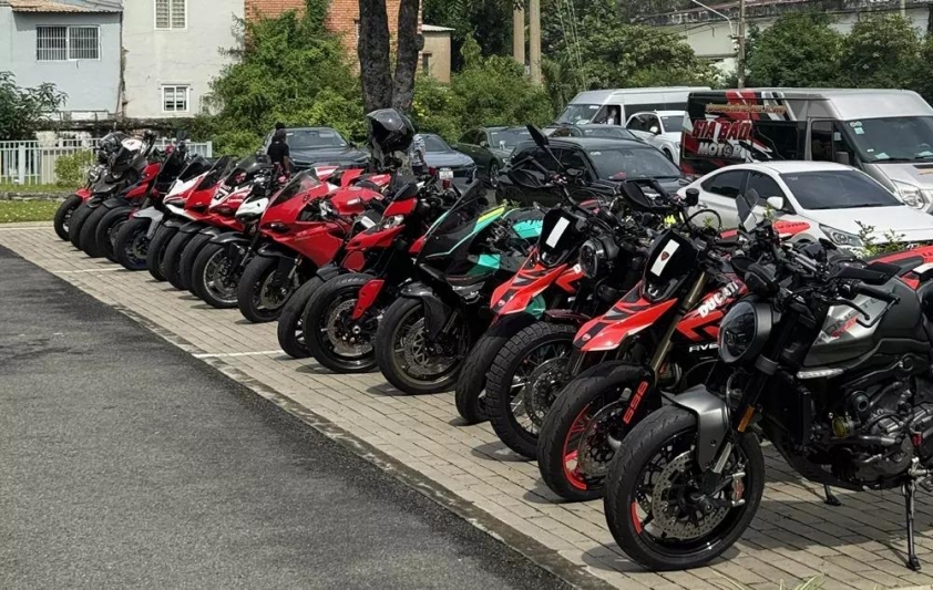 Xe mô tô Ducati tại sự kiện giới thiệu nhà phân phối