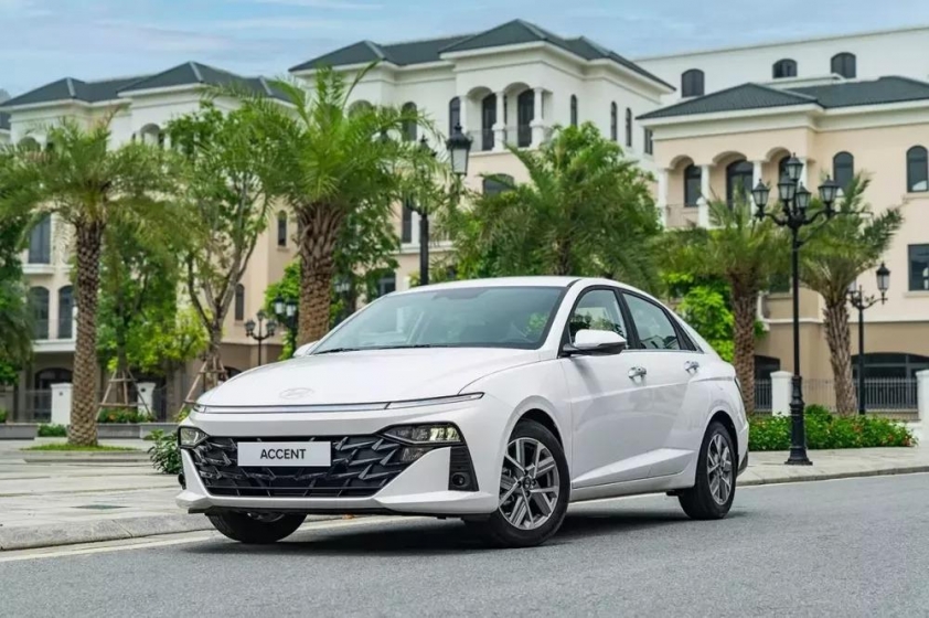 Mazda2 vượt Hyundai Accent