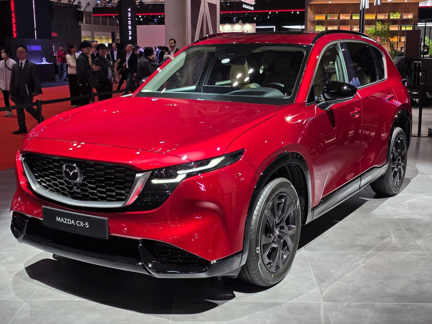 Mazda CX-5 phiên bản tiêu chuẩn màu đỏ Soul Red Crystal