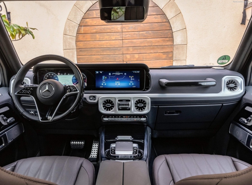 Khoang nội thất sang trọng của Mercedes-Benz G 500