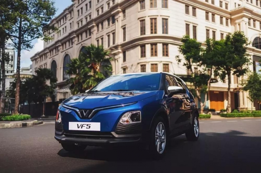 VinFast VF 5 màu đỏ