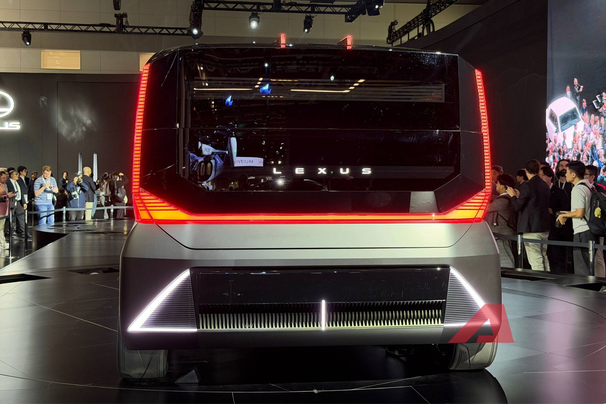 Phần đầu xe Lexus LS Concept