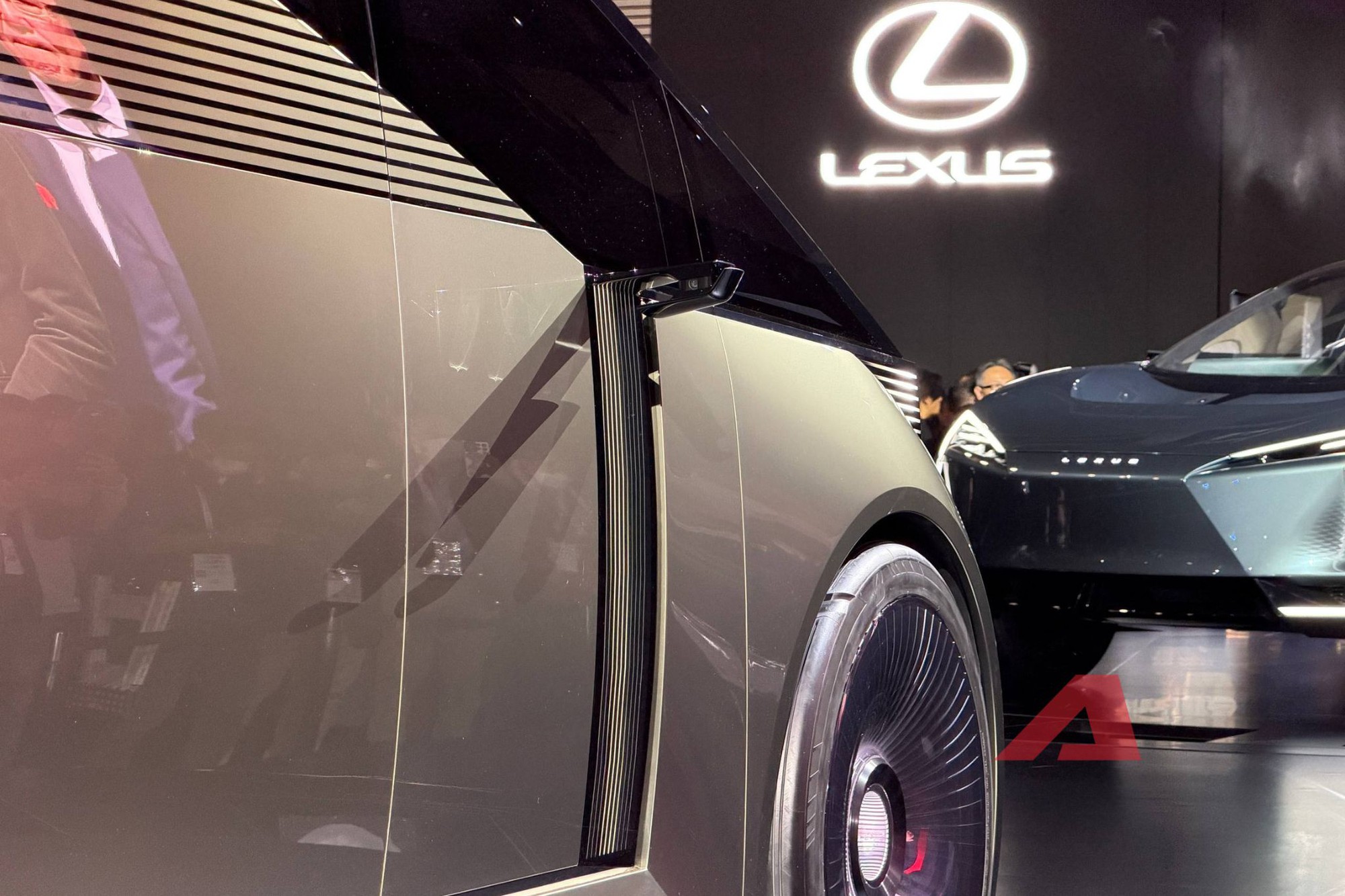 Toàn cảnh thiết kế Lexus LS Concept từ trên cao