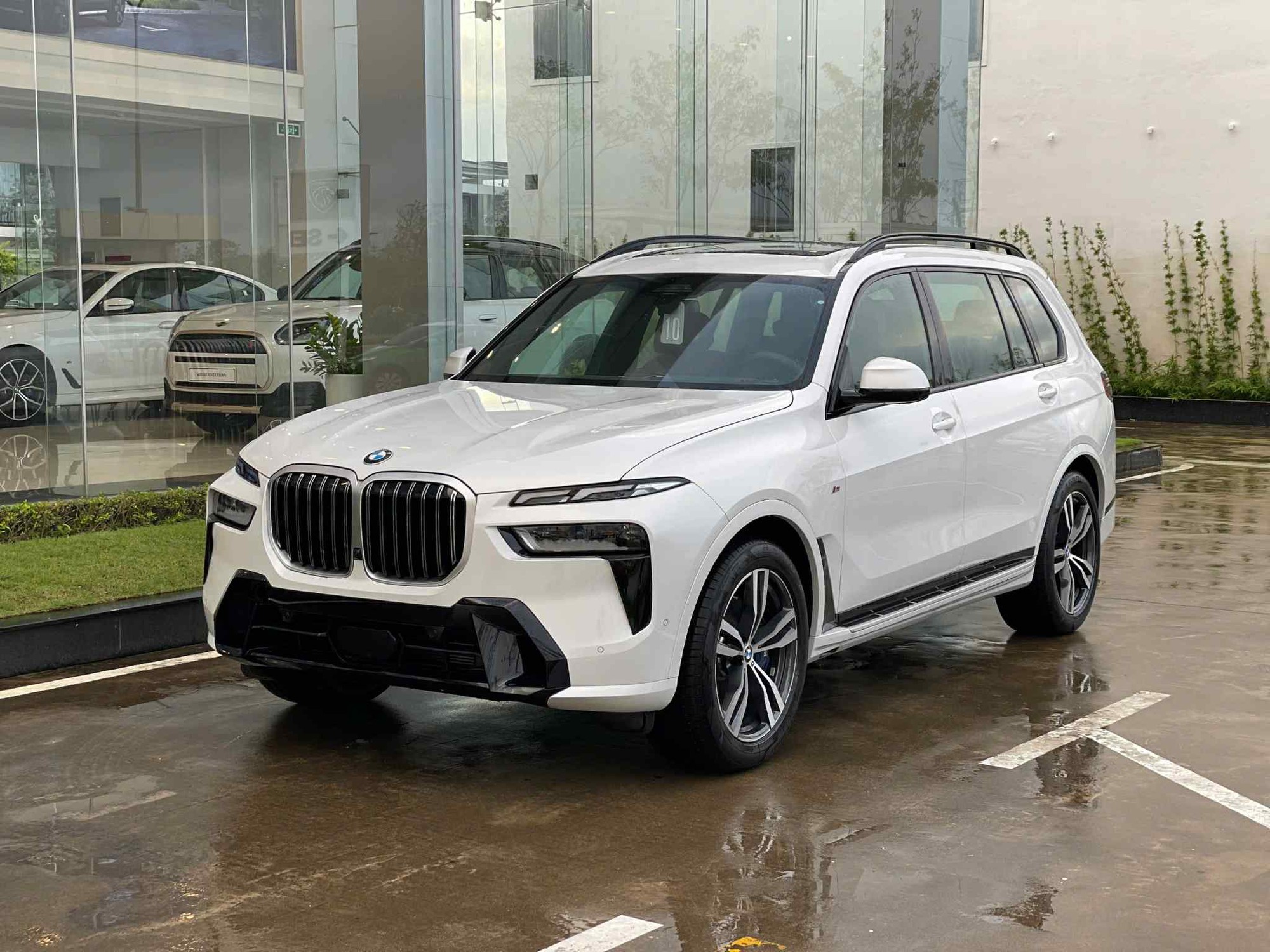 BMW X7 M Sport thiết kế thể thao