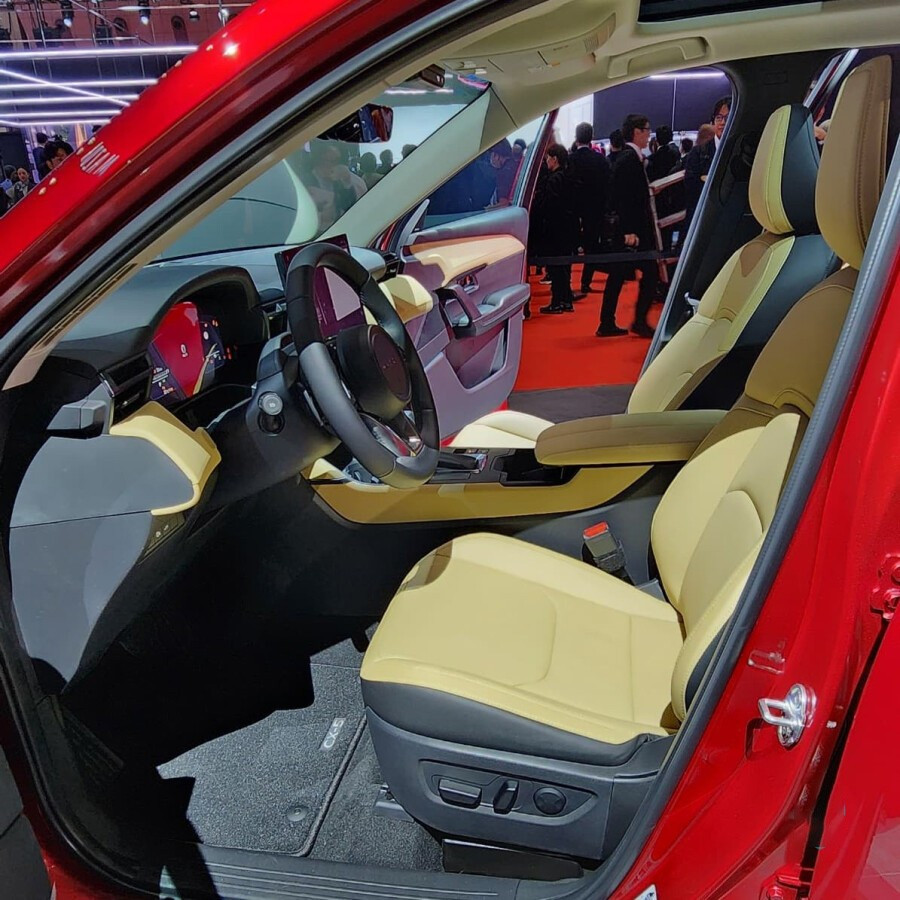 Nội thất khoang lái thiết kế tối giản của Mazda CX-5 mới