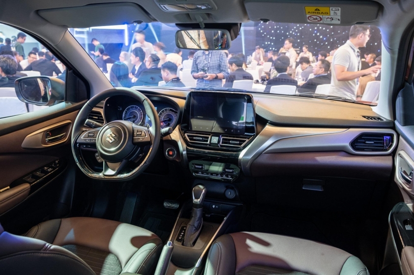 Nội thất và tiện nghi Suzuki Fronx