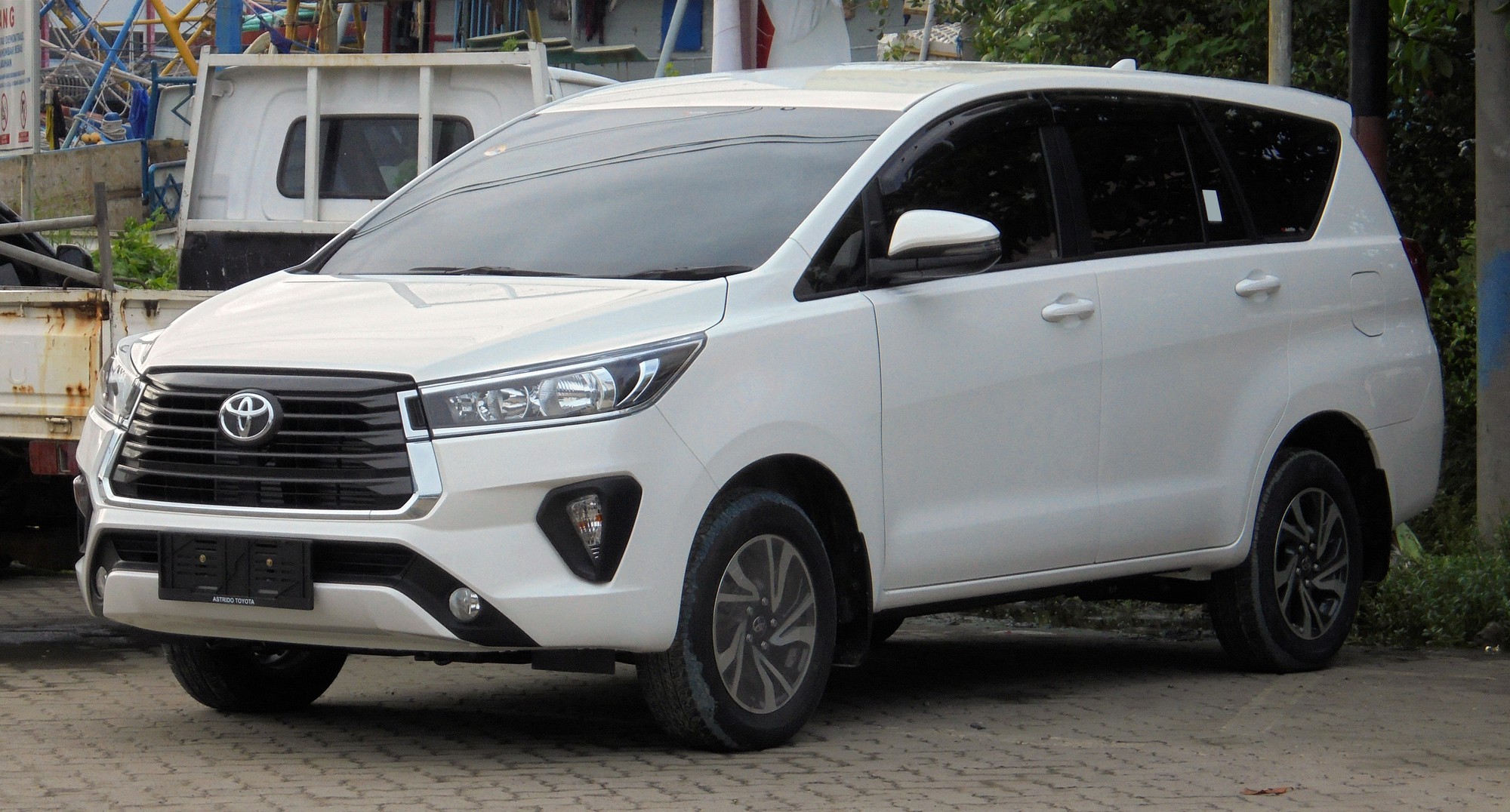 Toyota Kijang Innova là mẫu xe bán chạy nhất