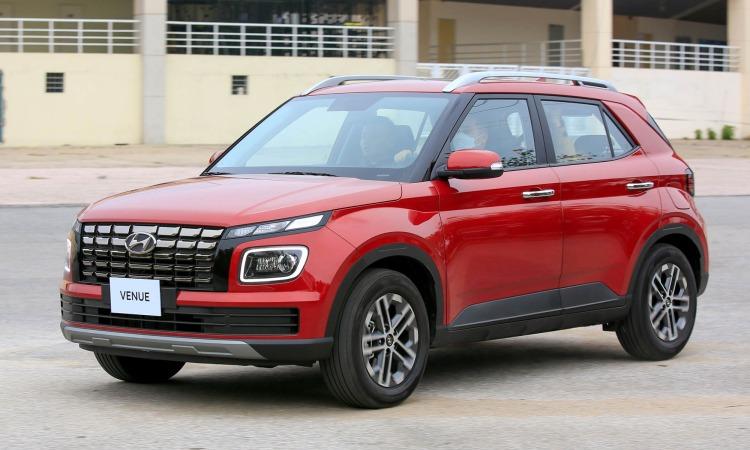 Hyundai Venue màu xanh