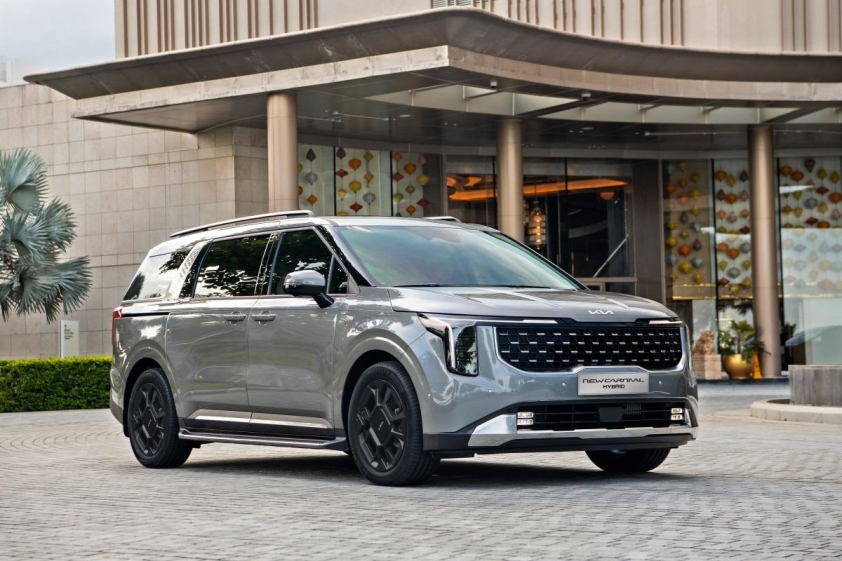 Các mẫu xe MPV khác như Kia, Hyundai tranh tài trên thị trường