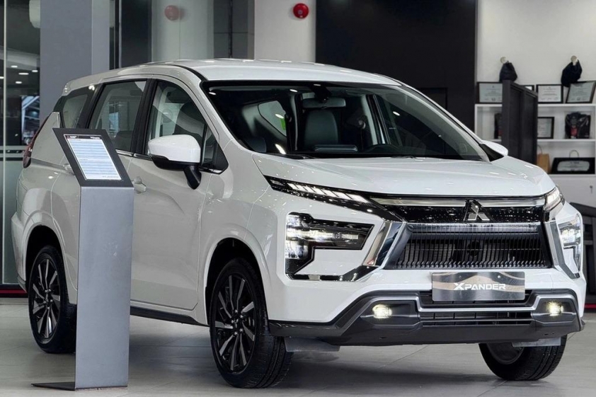 Giao xe VinFast Limo Green