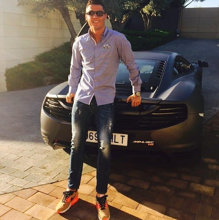 Bộ sưu tập siêu xe đồ sộ của Cristiano Ronaldo- Ảnh 6. McLaren MP4-12C màu xám