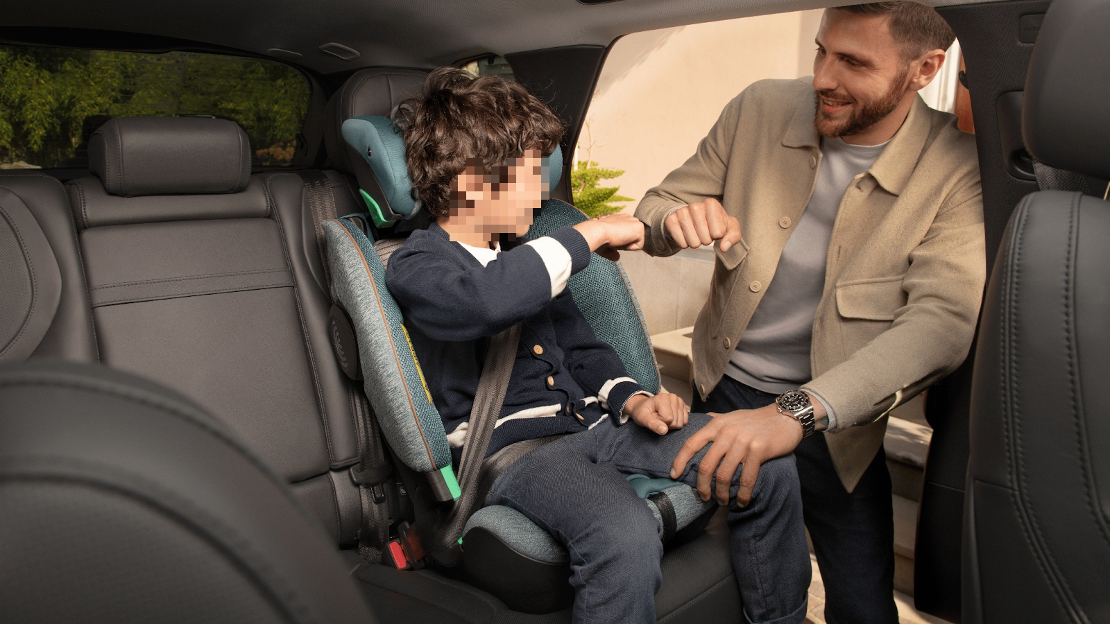 Quy định mới áp dụng từ năm sau với toàn bộ ô tô, vi phạm có thể bị phạt cả triệu đồng- Ảnh 1. Ảnh minh họa quy định ghế an toàn cho trẻ em