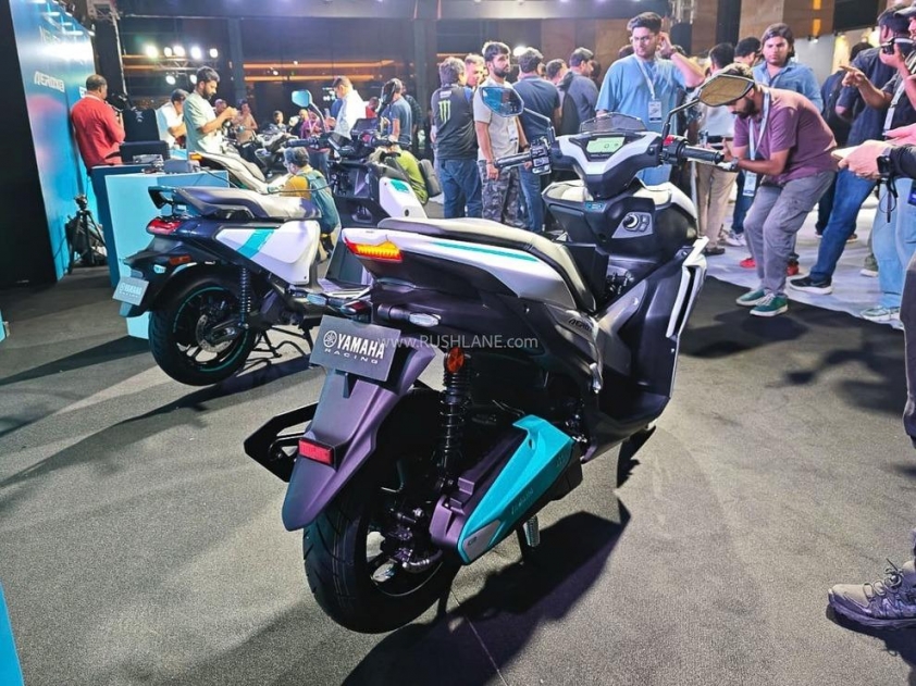 So sánh mẫu xe điện Yamaha Aerox E với đối thủ