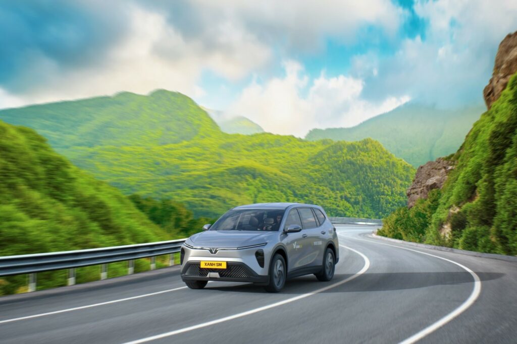 Xe Limo Green chạy tuyến liên tỉnh