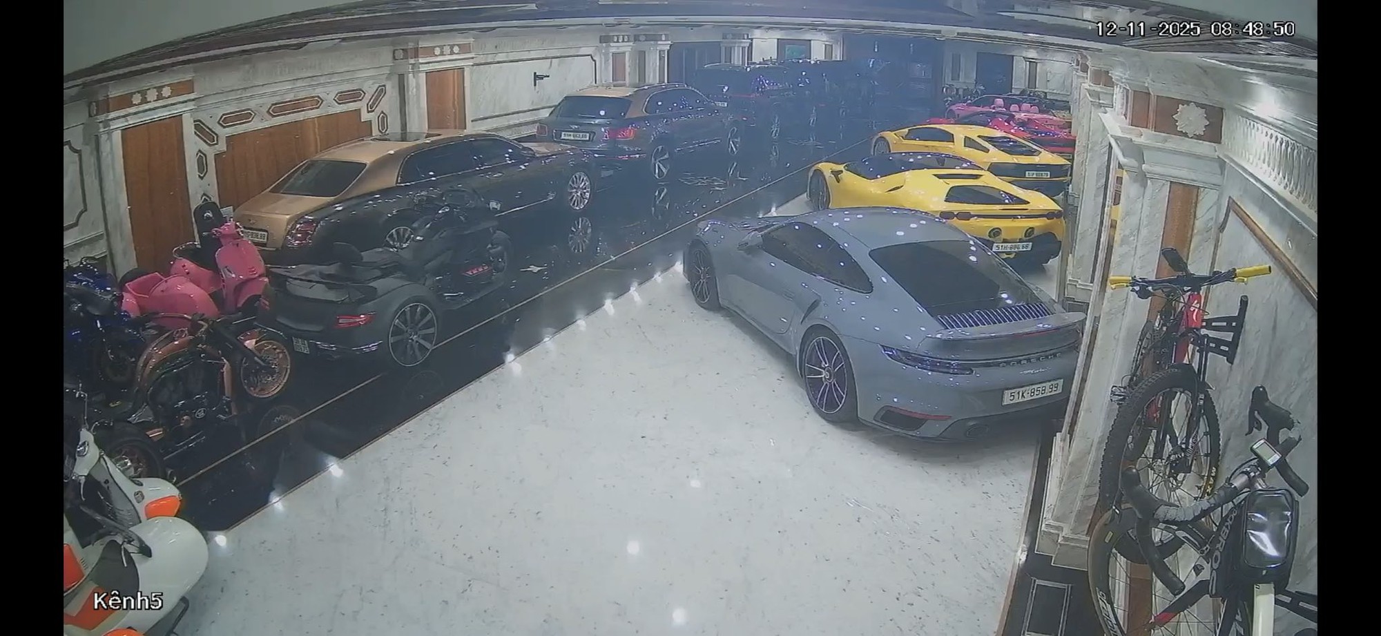 Hình ảnh dàn siêu xe bên trong garage của bà chủ thẩm mỹ viện Mailisa- Ảnh 4.