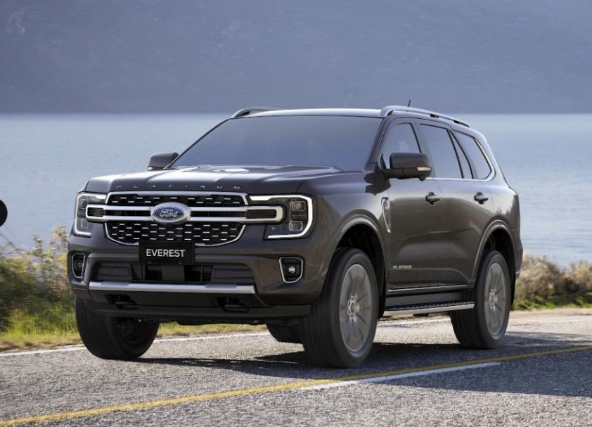 Ford Everest Platinum 7 chỗ