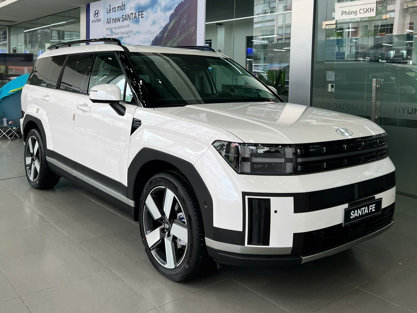 Hyundai Santa Fe thường xuyên được giảm giá cả trăm triệu đồng