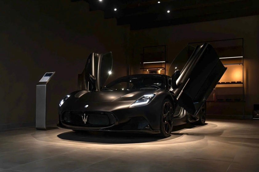 Siêu xe Maserati MC20 Notte tại Việt Nam