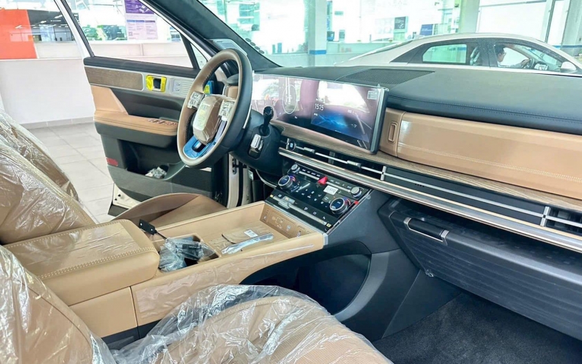 Hyundai Santa Fe Hybrid 2025 lộ diện tại Việt Nam, dự kiến trình làng vào cuối năm? Hyundai Santa Fe Hybrid thiết kế ngoại thất mạnh mẽ