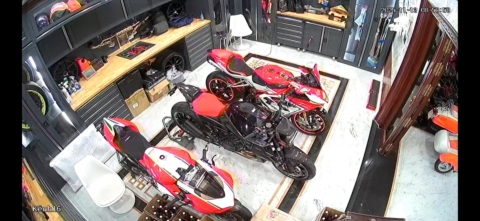 Hình ảnh dàn siêu xe bên trong garage của bà chủ thẩm mỹ viện Mailisa- Ảnh 7.