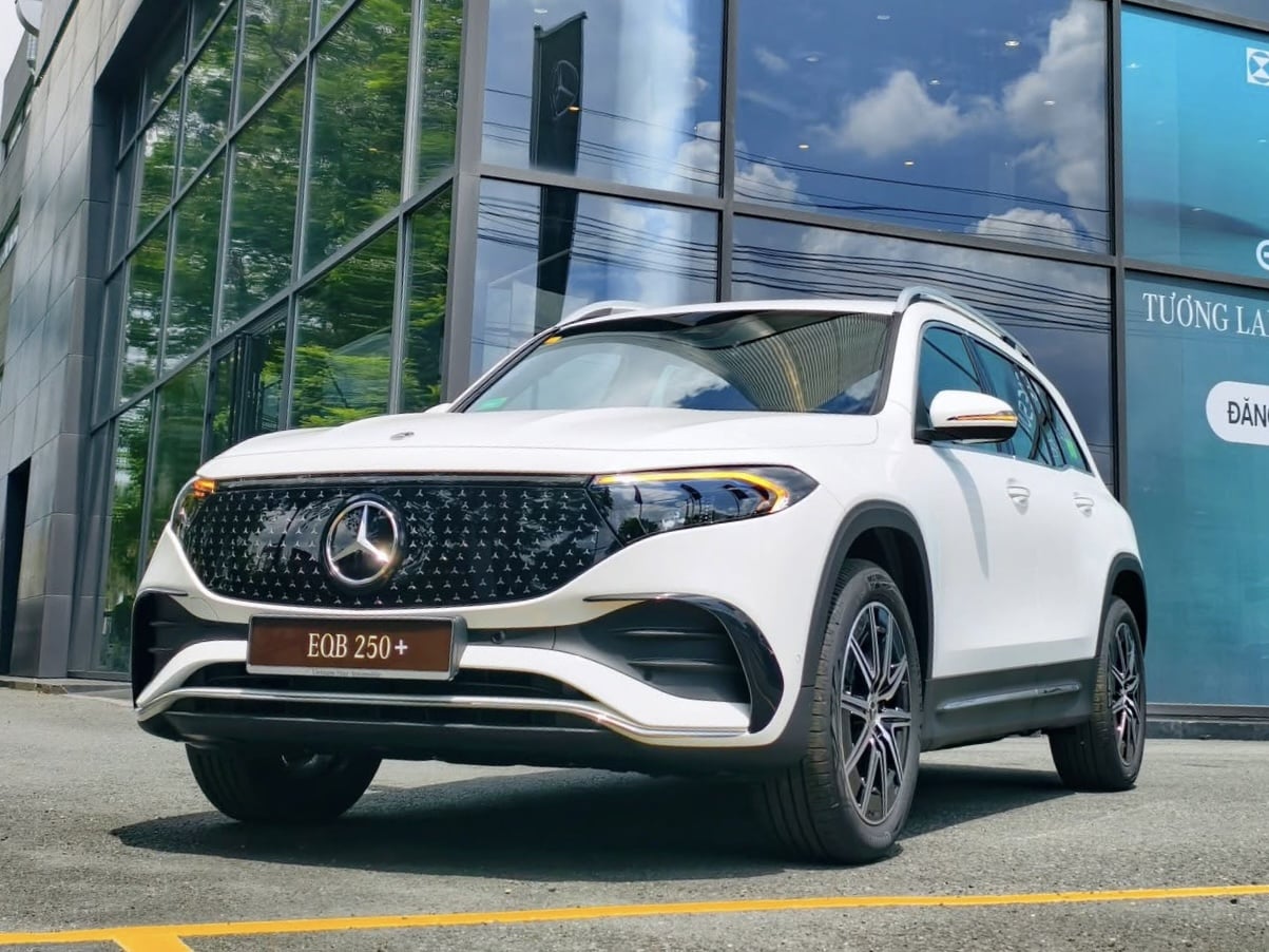 Mercedes-Benz EQB giá hơn 2,3 tỷ đồng Mercedes-Benz EQB SUV điện mới nhất