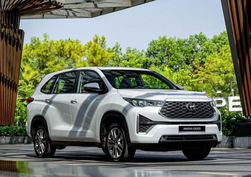 Toyota Innova Cross phiên bản cao cấp Ngoại thất bản cao cấp Toyota Innova Cross